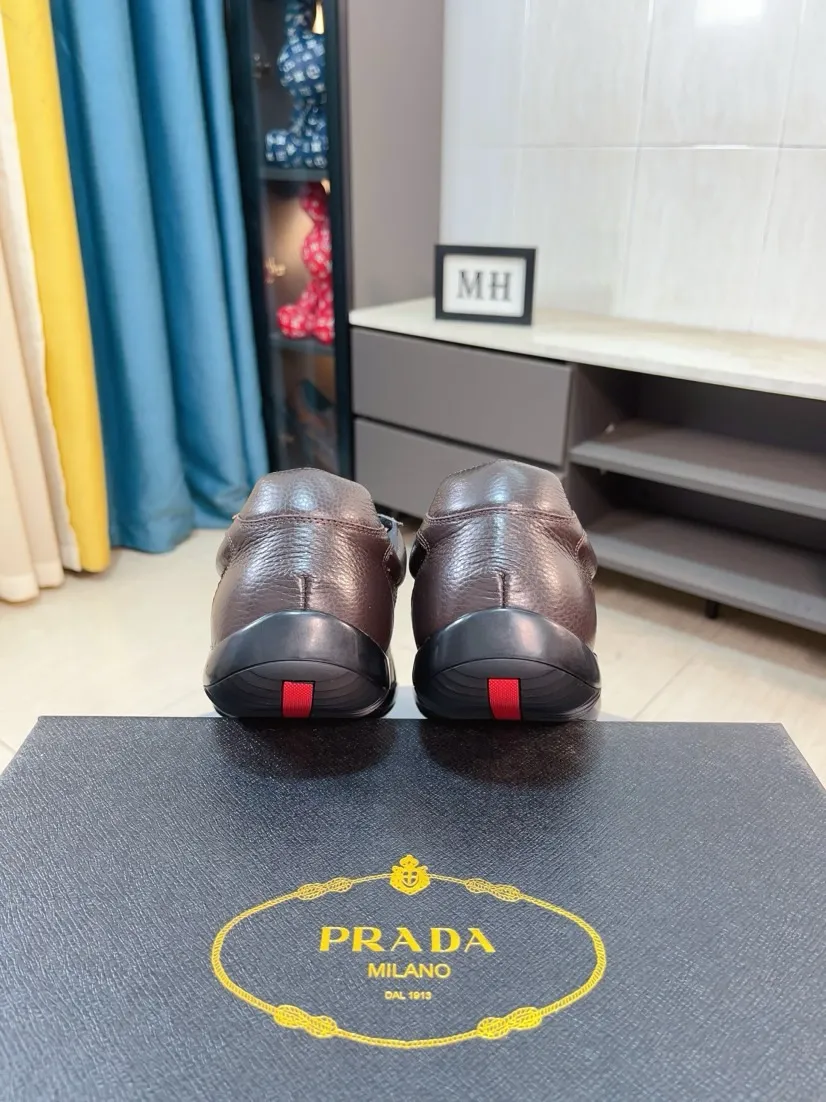 Men's shoes 💰560🌹🌹 High-quality new men's shoes 💰prada (Prada) counters are on the market at the same time. The new men's shoes and 😘fabrics are selected from imported mesh and glue-spraying technology. Imported cowhide lining. 👍🏿High-end☄️Open-molded non-slip rubber outsole, exquisite lines, simple and elegant, comfortable and high-end for leisure travel. Code number: 38 to 44